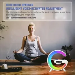 Reloj despertador con luz RGB y carga inalámbrica